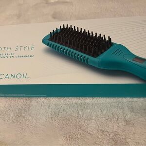 Moroccan Oil Smooth Style Ceramic Heated Brush (in box) - nearly new